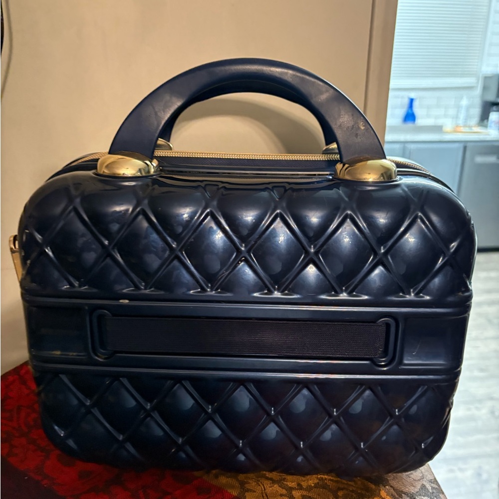 NAVY BLUE MARCY MCKENNA THE JET‎ SETTER COLLECTION BEAUTY CASE